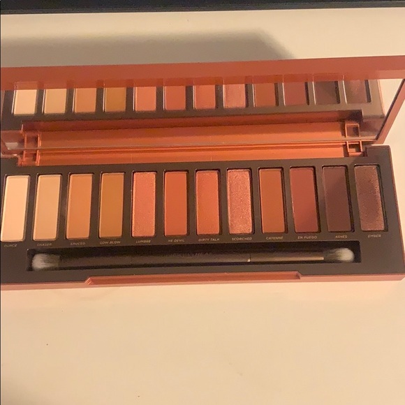 Urban Decay Naked Heat Palette - Picture 2 of 2